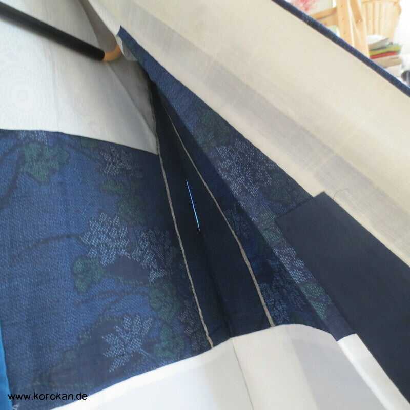 abstrakte Blumen Kasuri Tokamachi Tsumugi Seiden Kimono, teilgefüttert