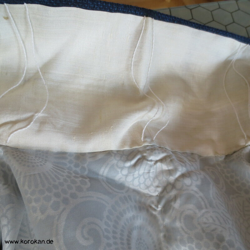 abstrakte Blumen Kasuri Tokamachi Tsumugi Seiden Kimono, teilgefüttert