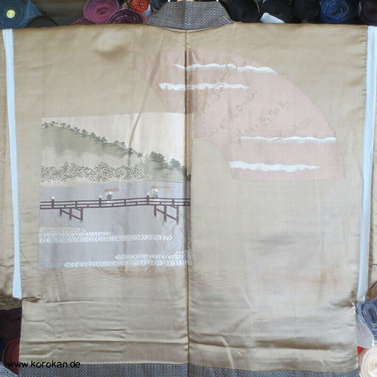 hellbraune Tsumugi Seiden Haori, gewebtes Bildfutter