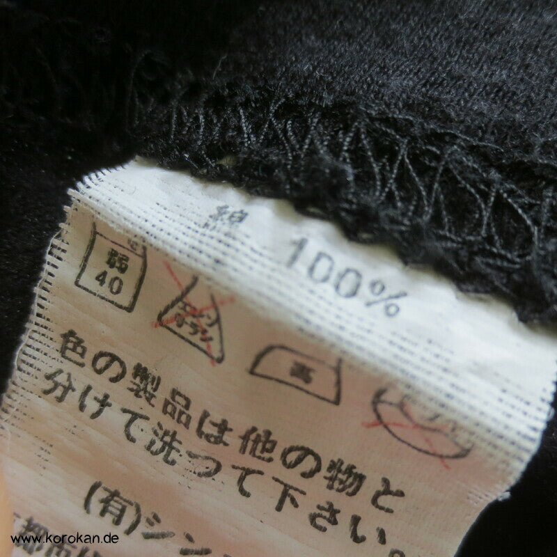 Japan T Shirt mit goldenen Kanji auf schwarz
