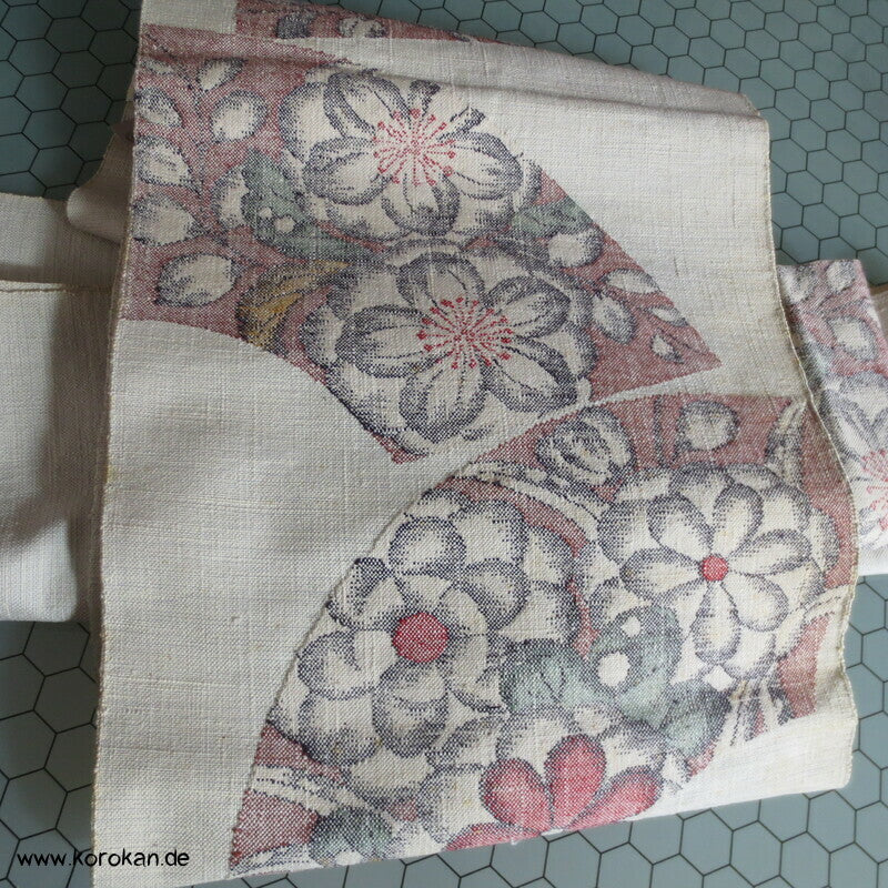 Fächer mit Blütenmustern grober Tsumugi Nagoya Obi