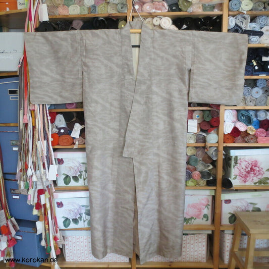 XXL Tsumugi Kasuri japanischer Seiden Kimono, annual growth Muster