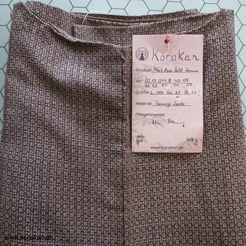 hellbraune Tsumugi Seiden Haori, gewebtes Bildfutter