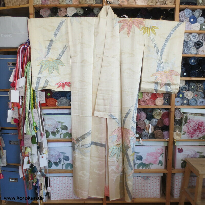 Bambus, Shibori Applikationen, goldbestickt Chu Furisode
