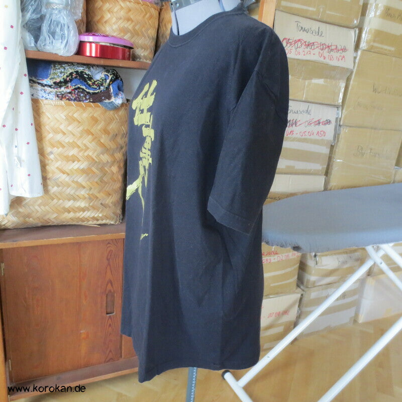 Japan T Shirt mit goldenen Kanji auf schwarz