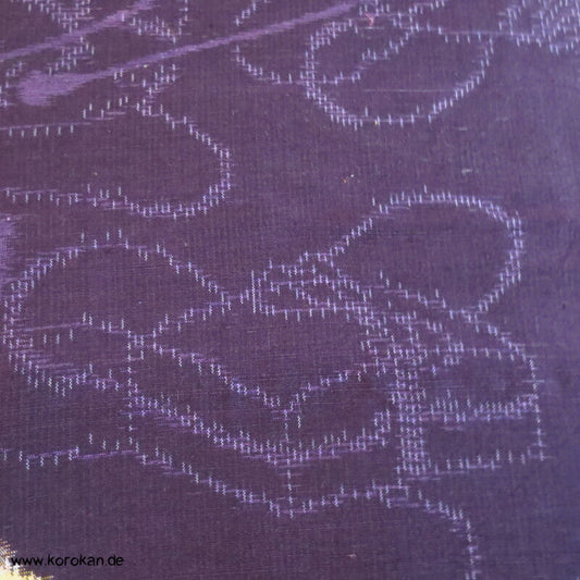 Bento Box Kasuri auf lila Tsumugi Kimono Seide