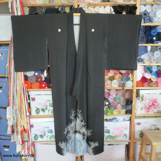 symmetrisches Bambusmuster antiker Seidencrepe Tomesode Kimono