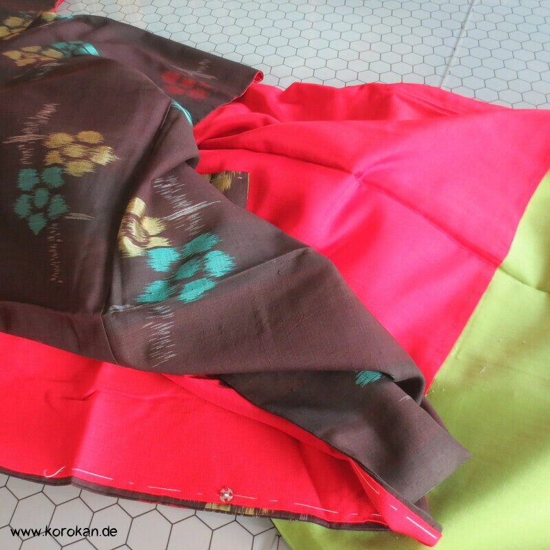 Art deco bunte Blumen auf dunklem Grund Meisen Seiden Kimono