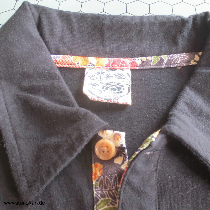 Polo Shirt mit Koi Print mit Glitzer