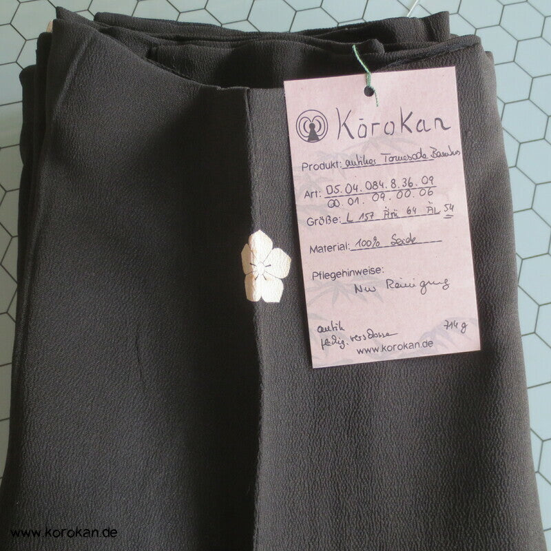 symmetrisches Bambusmuster antiker Seidencrepe Tomesode Kimono