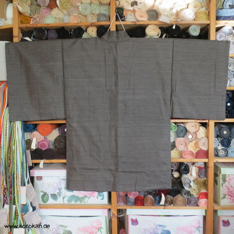 braune Seiden Tsumugi Haori mit Wasserfall Futter