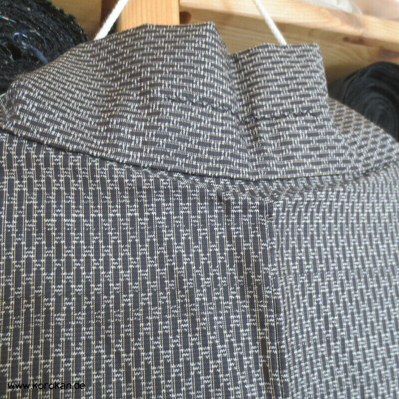 braune Seiden Tsumugi Haori mit Wasserfall Futter