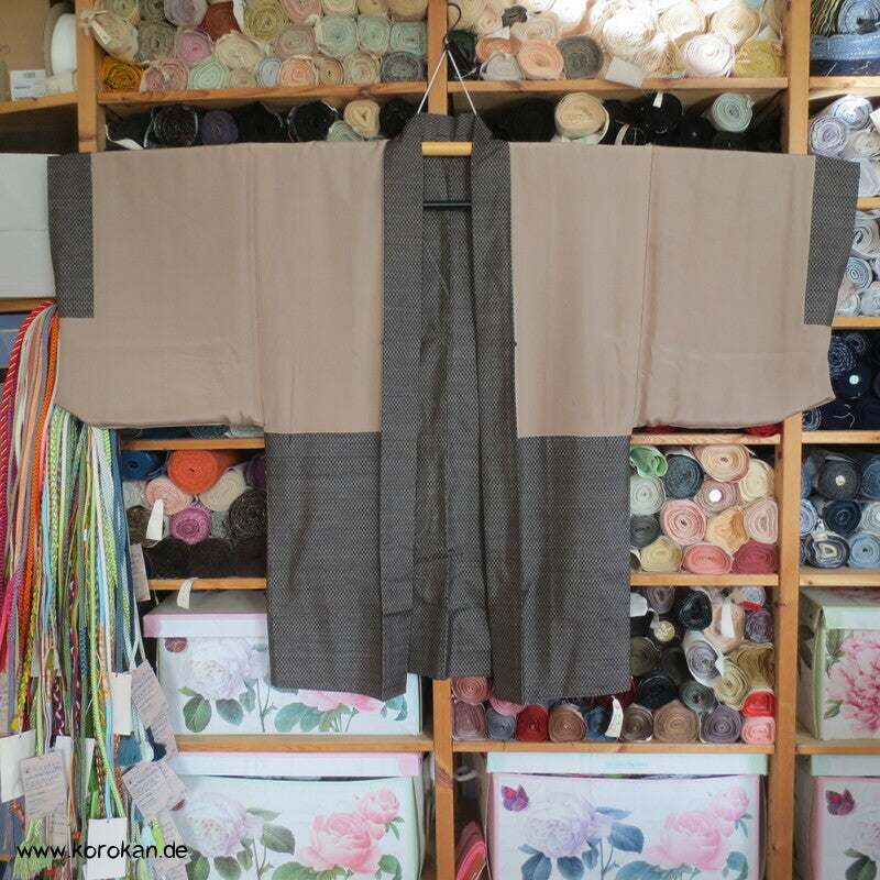braune Seiden Tsumugi Haori mit Wasserfall Futter