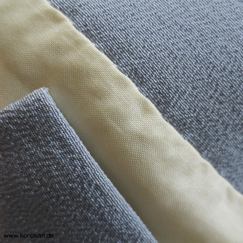 Kicho Vorhangwand Homongi Seidencrepe Kimono, teilbestickt