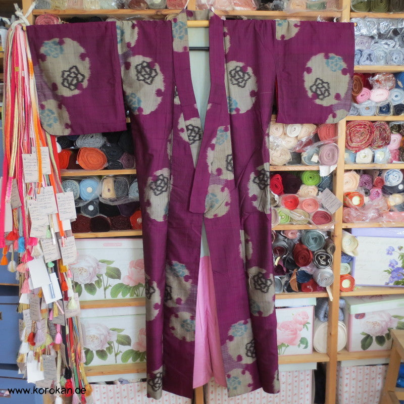pflaume mit silbernem Spiegel Meisen Komon Kimono