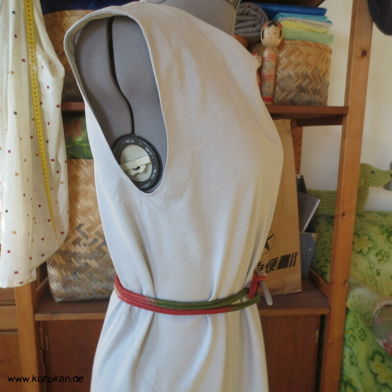 Bias Cut Kleid japanischer Kimono Tsumugi Seiden Crepe, hellgrau
