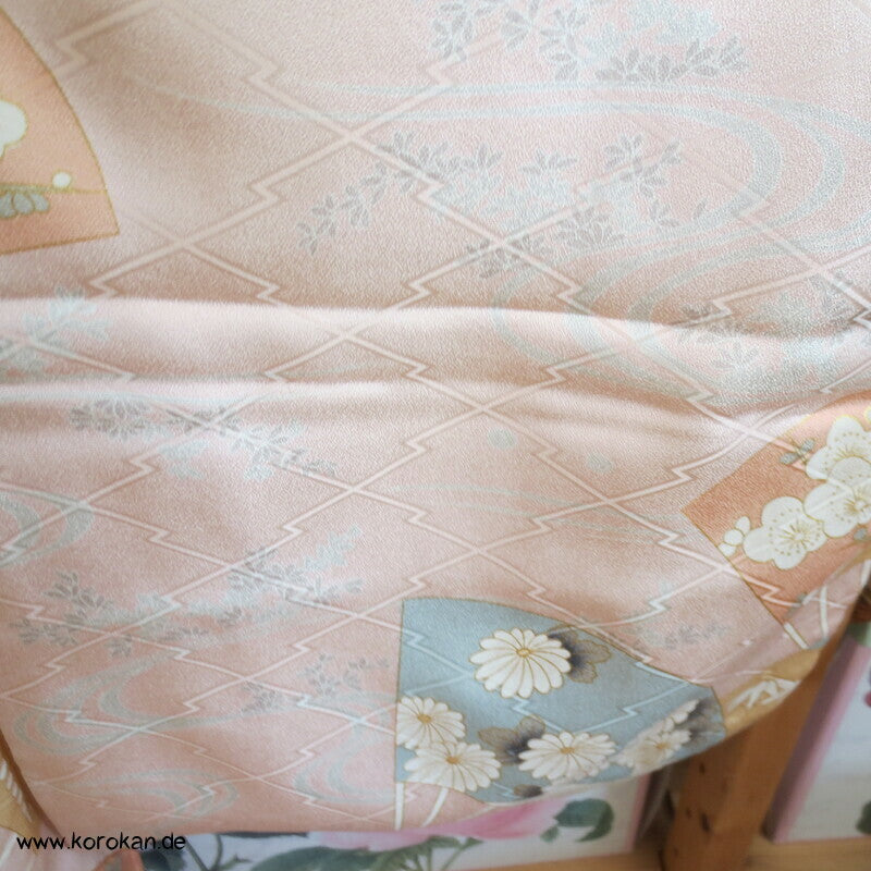 großer zarte Jigami Fächer Furisode, teilbestickt, pastellig