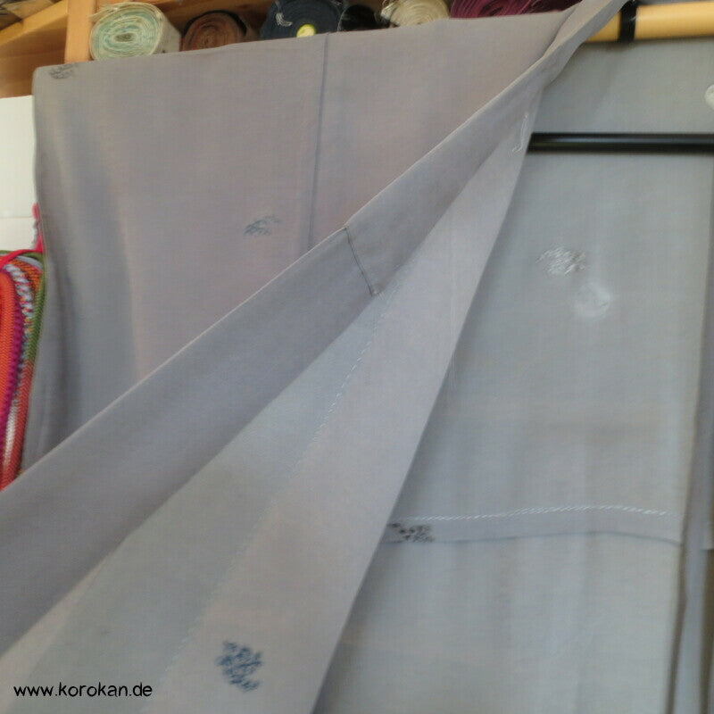 feine Wellen in grau Hitoe Kimono Seidenjacquard