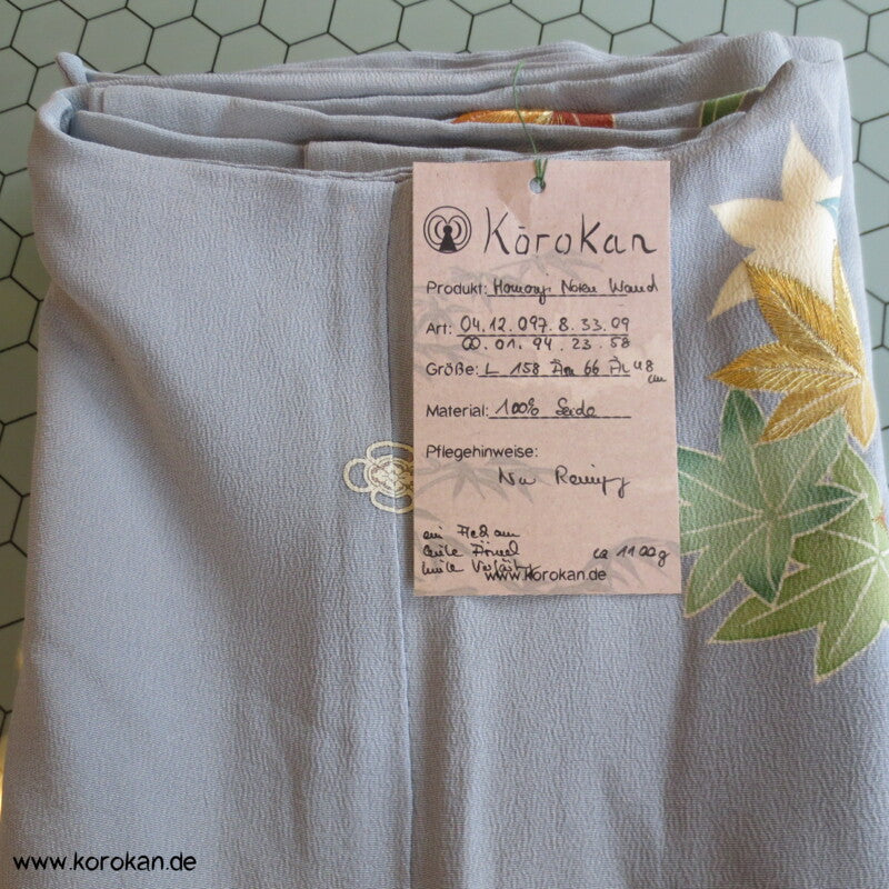 Kicho Vorhangwand Homongi Seidencrepe Kimono, teilbestickt