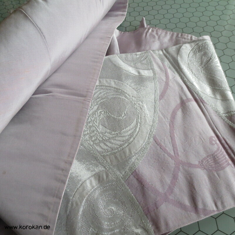Fukuro Obi Seidenbrokat Mon mit Kranich, Schmetterling etc..