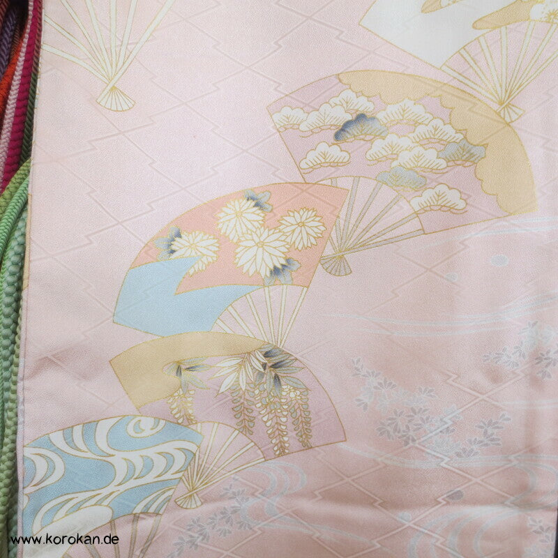 großer zarte Jigami Fächer Furisode, teilbestickt, pastellig
