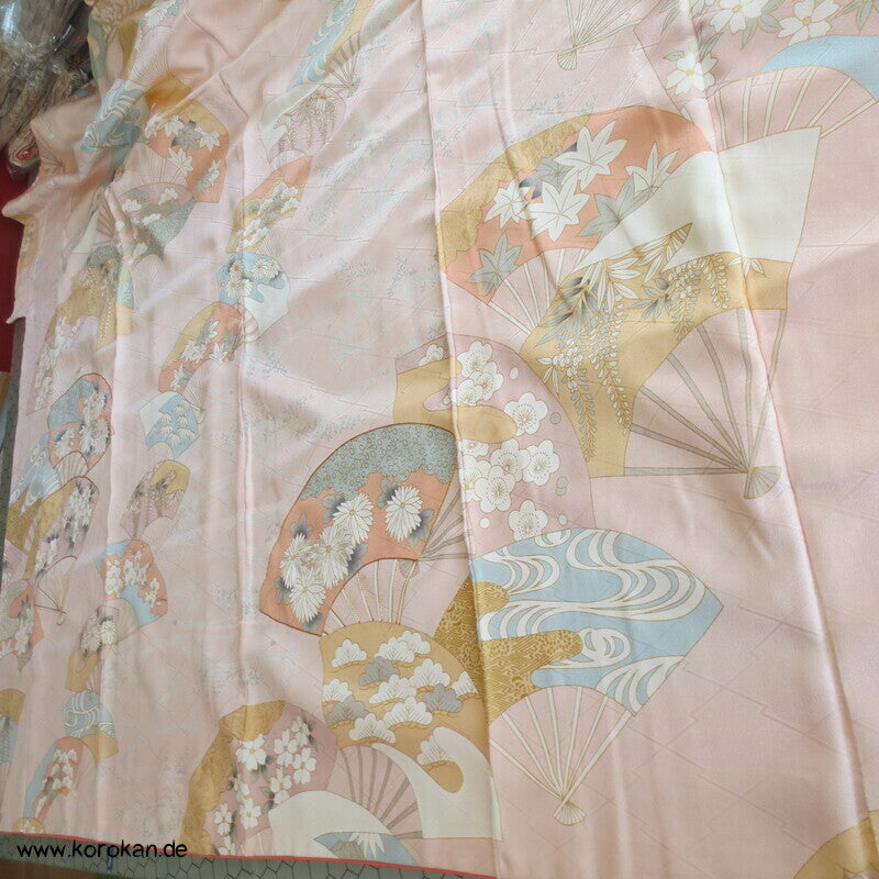 großer zarte Jigami Fächer Furisode, teilbestickt, pastellig