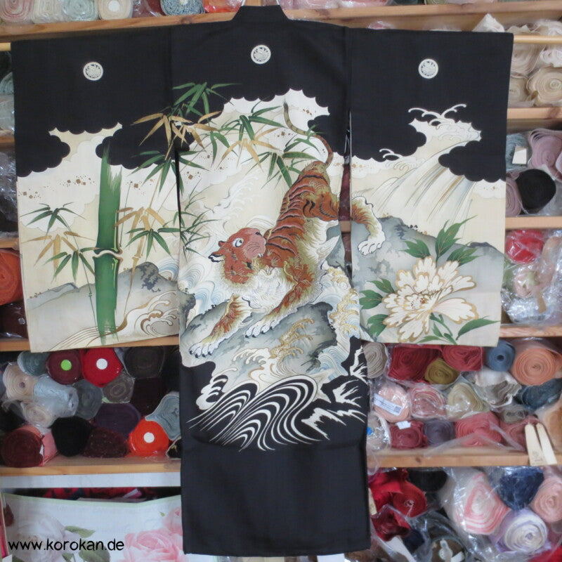 Furisode - Pracht - Taufkimono für kleine Jungen, gestickter Tiger