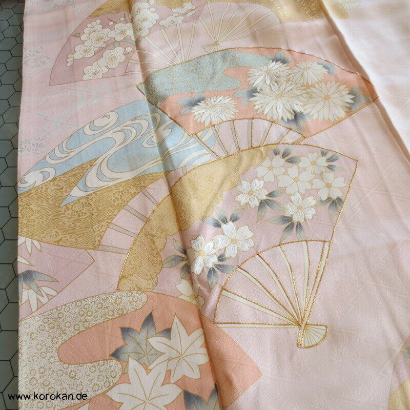 großer zarte Jigami Fächer Furisode, teilbestickt, pastellig