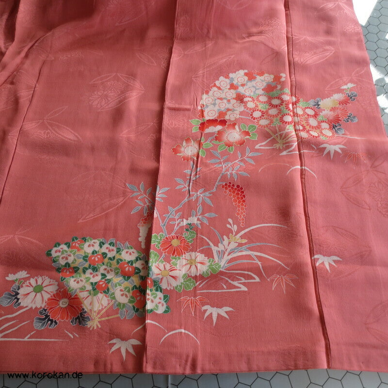 antiker Seidendamast Homongi Kimono mit klassischen Blumen Motiven