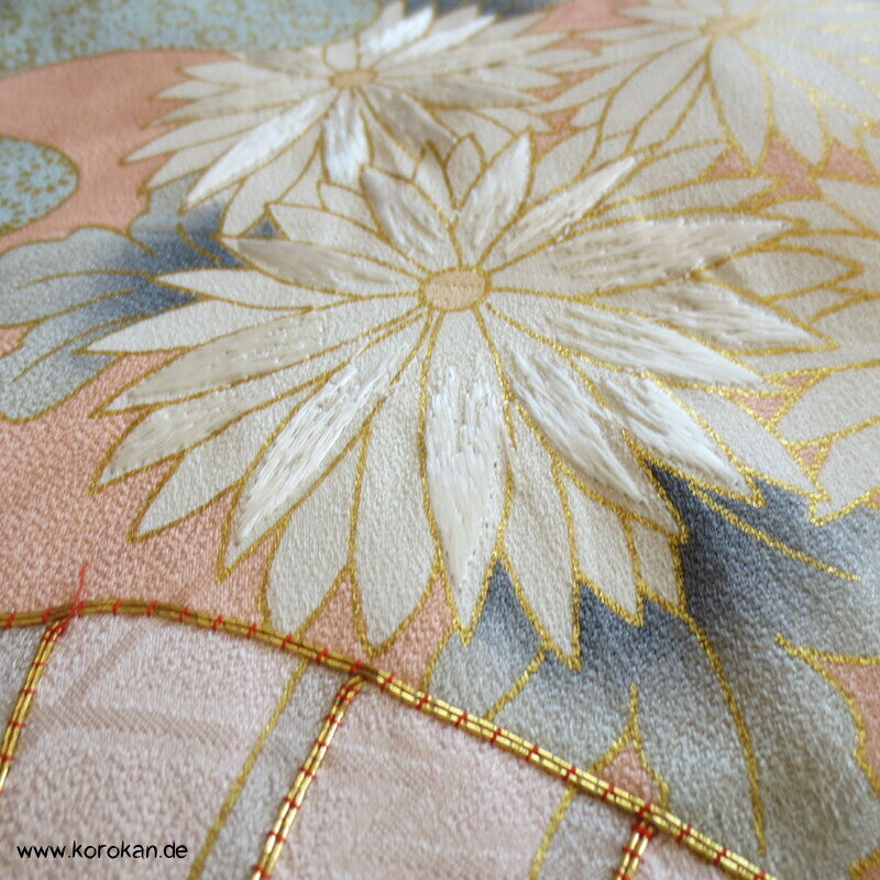 großer zarte Jigami Fächer Furisode, teilbestickt, pastellig