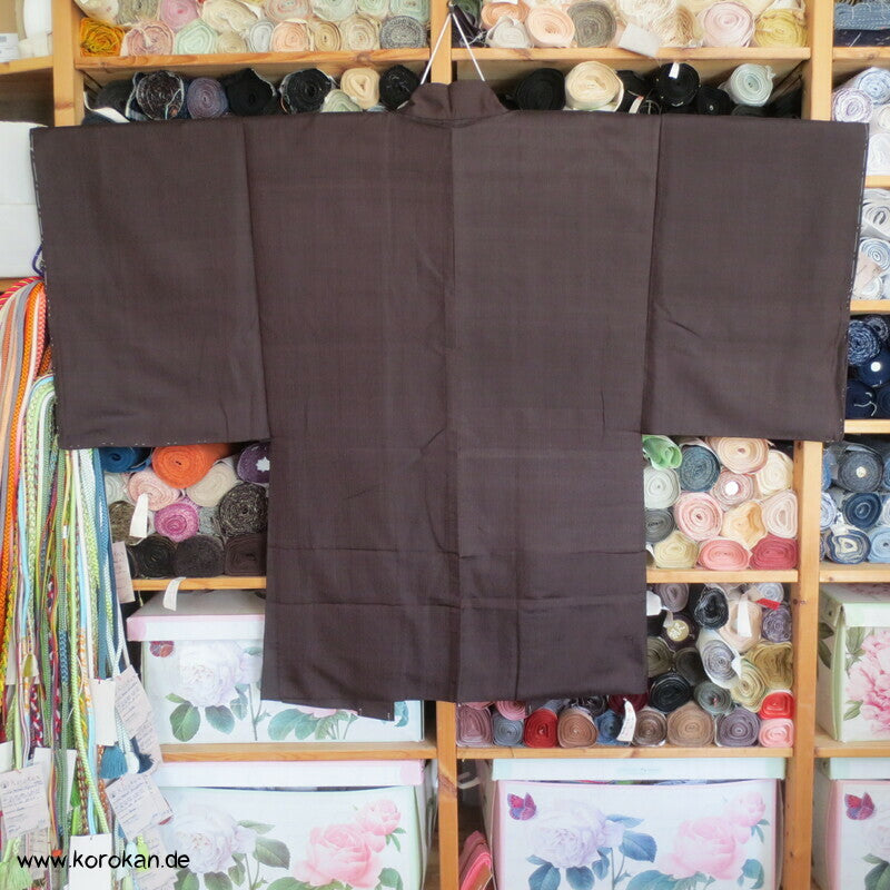 antike feingestreifte dunkelbraune Haori, Eisvogelfutter