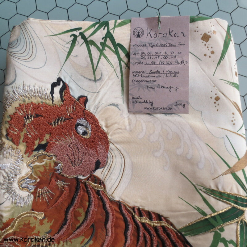 Furisode - Pracht - Taufkimono für kleine Jungen, gestickter Tiger