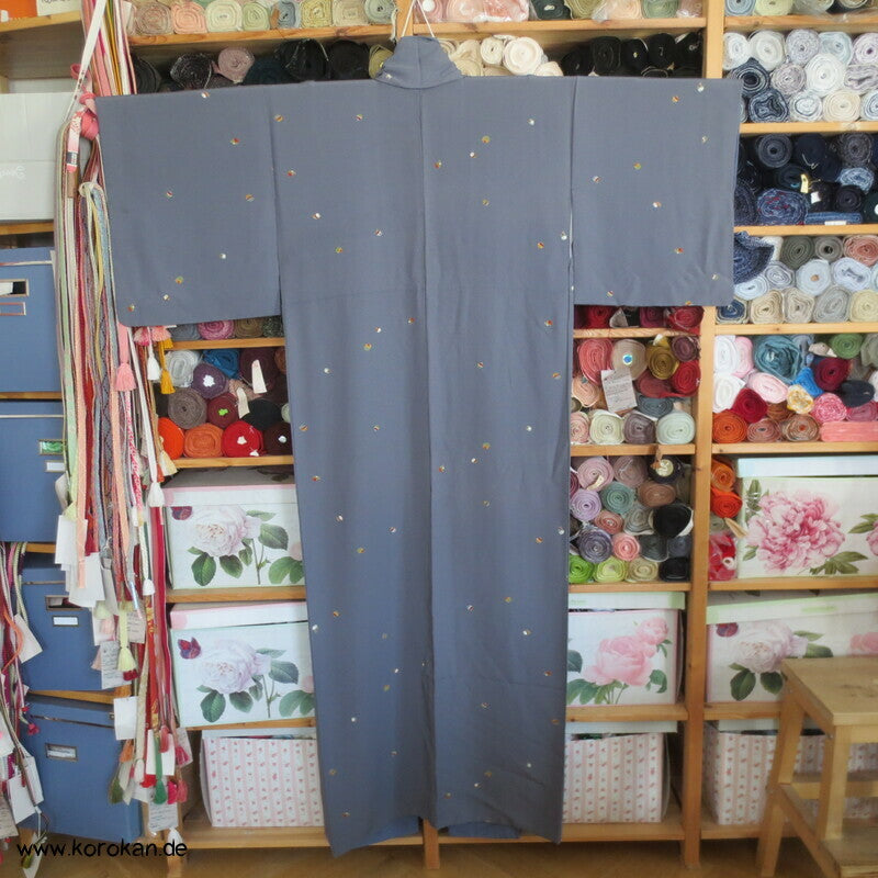 bunte Schellen auf grauen Seiden Crepe Komon Kimono