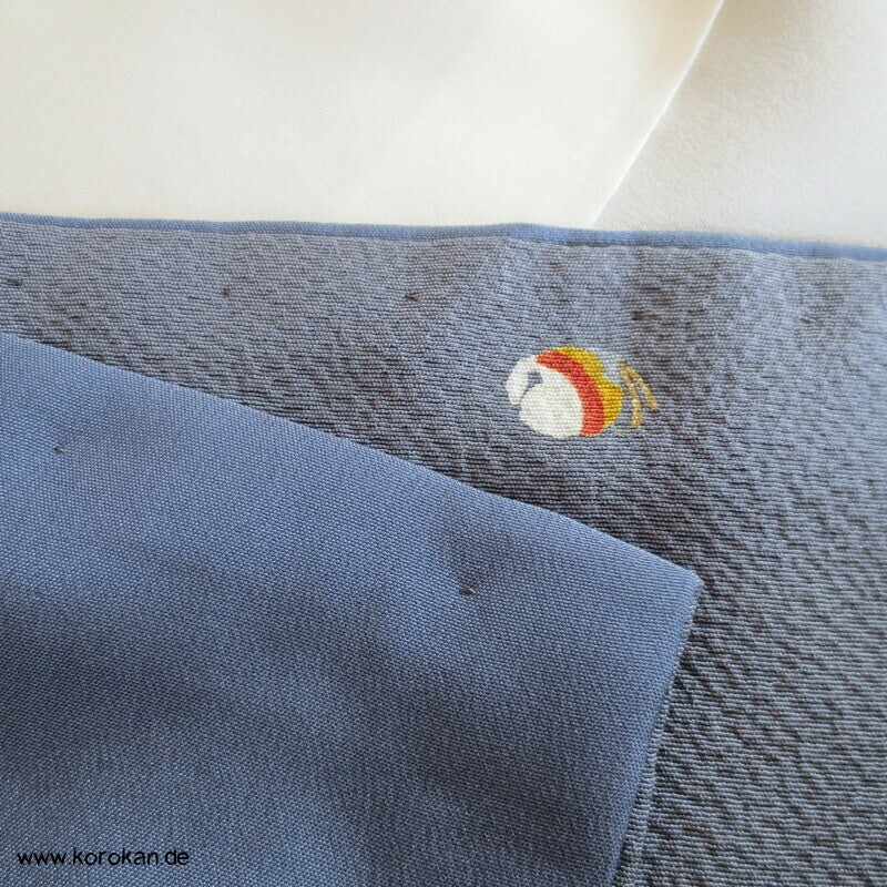 bunte Schellen auf grauen Seiden Crepe Komon Kimono