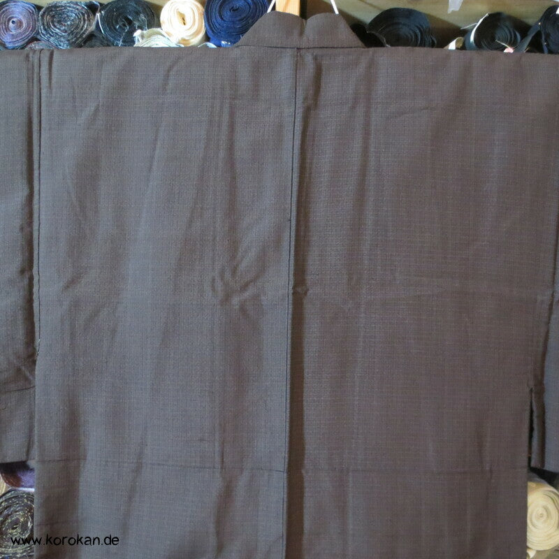 dunkelbrauner Tsumugi Seiden Komon Kimono