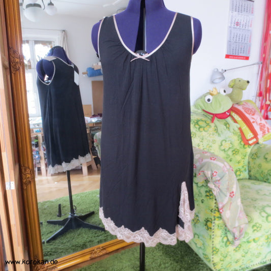 Bütefür Nachthemd / Unterkleid Gr. M, schwarz mit Spitzenrand Seide Viscose