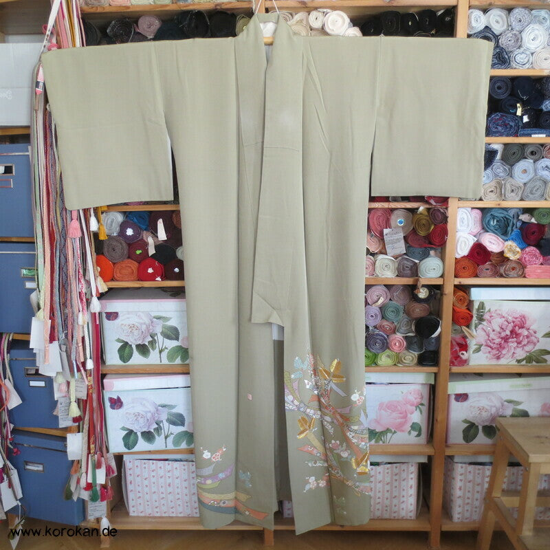 Goldstickerei junge Kiefer Irotomesode Seidencrepe Kimono