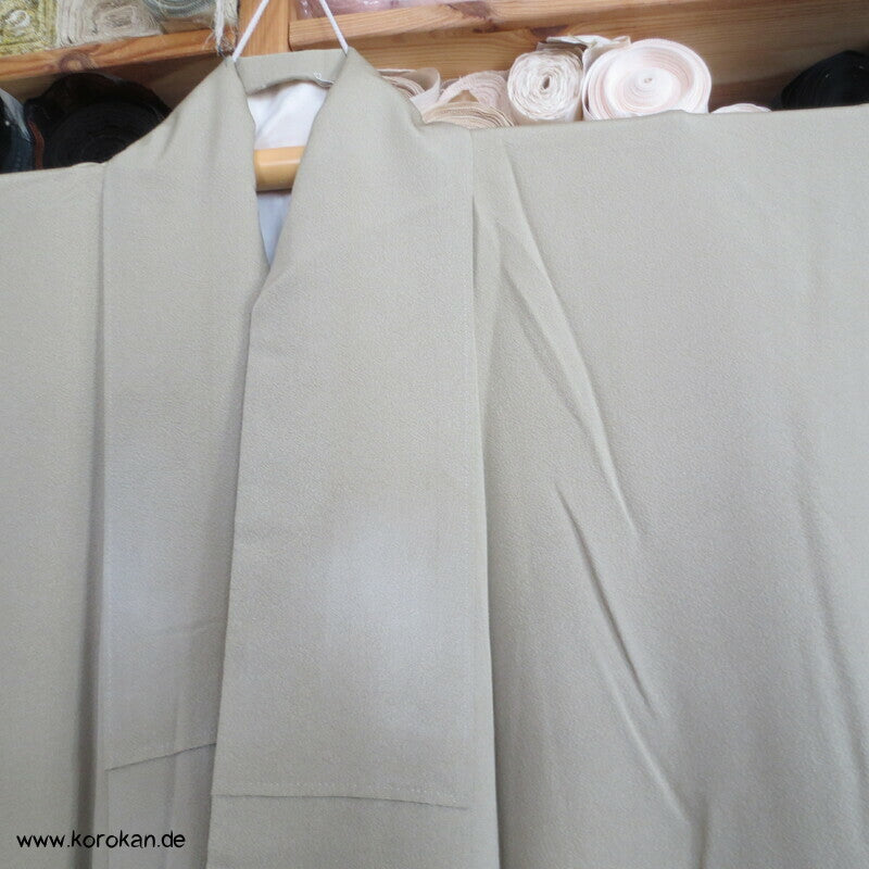 Goldstickerei junge Kiefer Irotomesode Seidencrepe Kimono