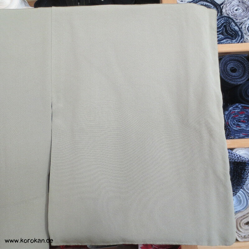 Goldstickerei junge Kiefer Irotomesode Seidencrepe Kimono