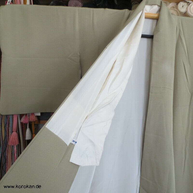 Goldstickerei junge Kiefer Irotomesode Seidencrepe Kimono