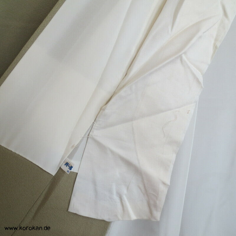 Goldstickerei junge Kiefer Irotomesode Seidencrepe Kimono
