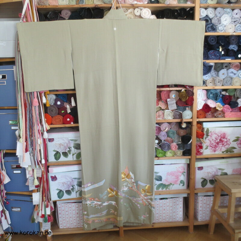 Goldstickerei junge Kiefer Irotomesode Seidencrepe Kimono