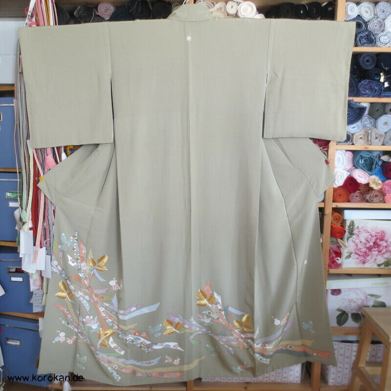 Goldstickerei junge Kiefer Irotomesode Seidencrepe Kimono