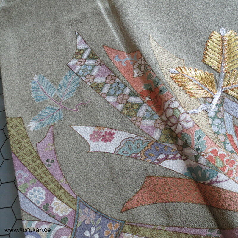 Goldstickerei junge Kiefer Irotomesode Seidencrepe Kimono