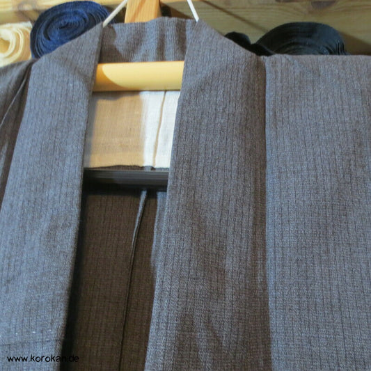 leichter grauer Woll Hitoe Kimono