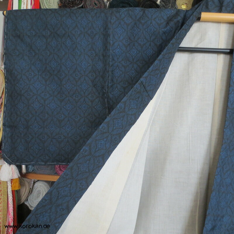 Shippo Kasuri Tsumugi Seiden Kimono blauschwarz