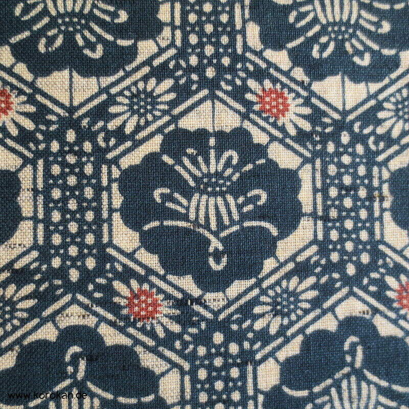 Kikko mit Kamelien Kimono Wolle