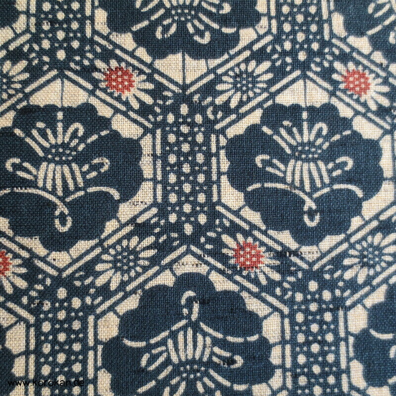Kikko mit Kamelien Kimono Wolle