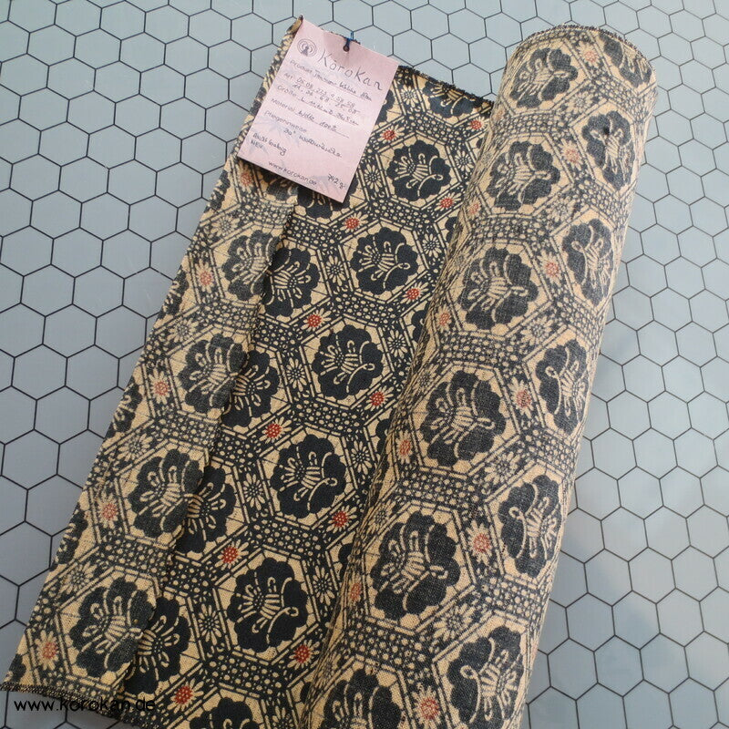 Kikko mit Kamelien Kimono Wolle