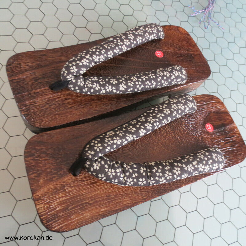 Geta - rechteckige Form für Männer - 26 cm - Sakura braun